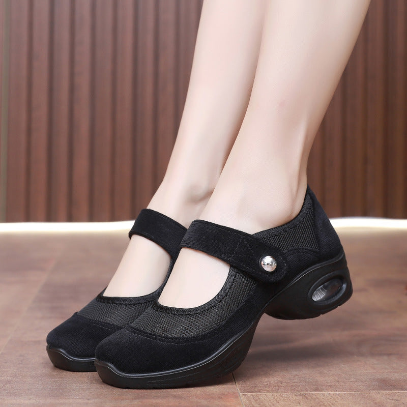 Dancing Shoes Women's Comfortable Soft Sole Square Dancing Women's Shoes Mesh Shoes for Moms Old Beijing Cloth Shoes Thick Sole Work Shoes