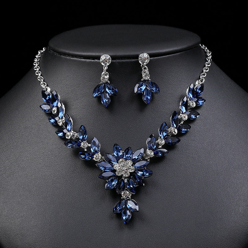 European and American Summer New Luxury Retro Crystal Flower Necklace Earrings Two-Piece Set Bridal Dress Wedding Banquet Accessories