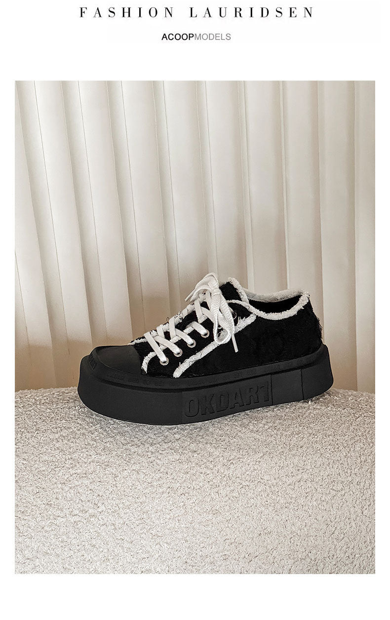 Tenis Blancos Estilo Coreano con Agujetas