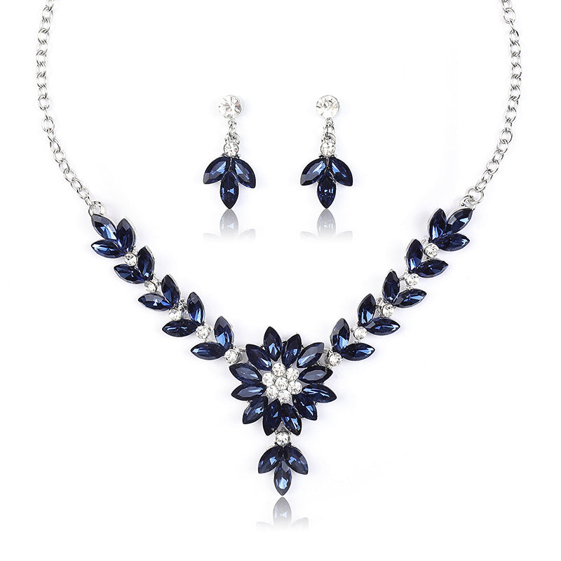 European and American Summer New Luxury Retro Crystal Flower Necklace Earrings Two-Piece Set Bridal Dress Wedding Banquet Accessories