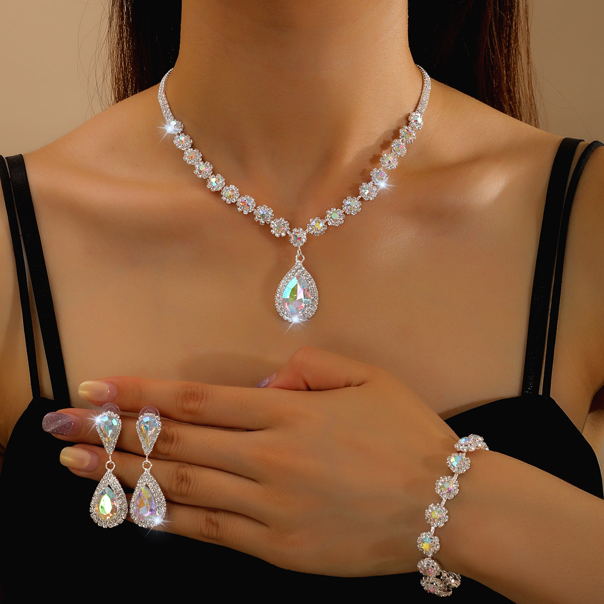 Amazon's Best-Selling Women's Water Drop Green Crystal Necklace, Earrings, Bracelet, Jewelry Set, Three-Piece Set, Drop Shipping