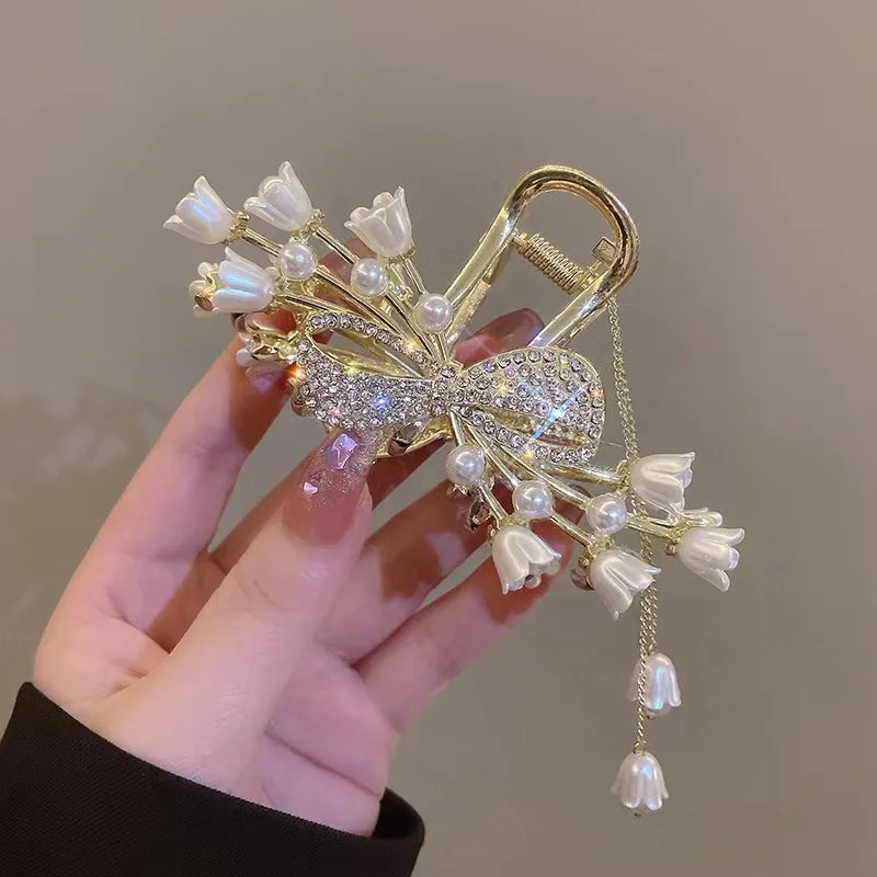 Fashion Rose Tassel Hair Claws Women Shiny Crystal Hair Clip for Girls Exquisite Elegance Headdress Hair Accessoires Korean