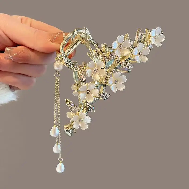 Fashion Rose Tassel Hair Claws Women Shiny Crystal Hair Clip for Girls Exquisite Elegance Headdress Hair Accessoires Korean
