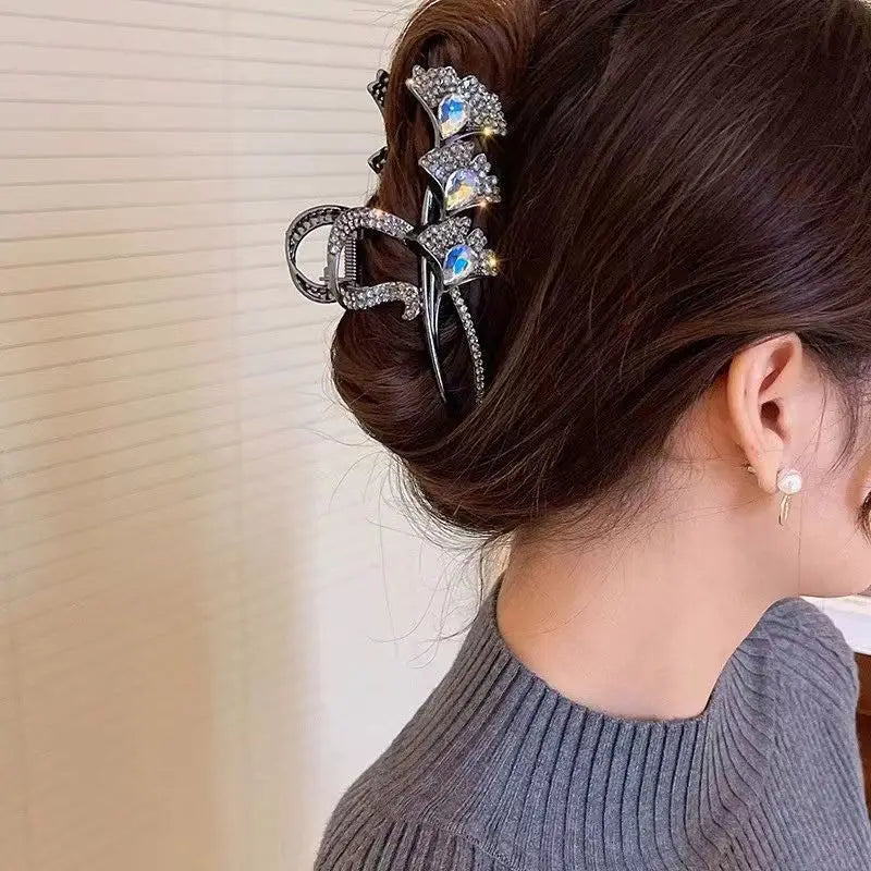 Fashion Rose Tassel Hair Claws Women Shiny Crystal Hair Clip for Girls Exquisite Elegance Headdress Hair Accessoires Korean
